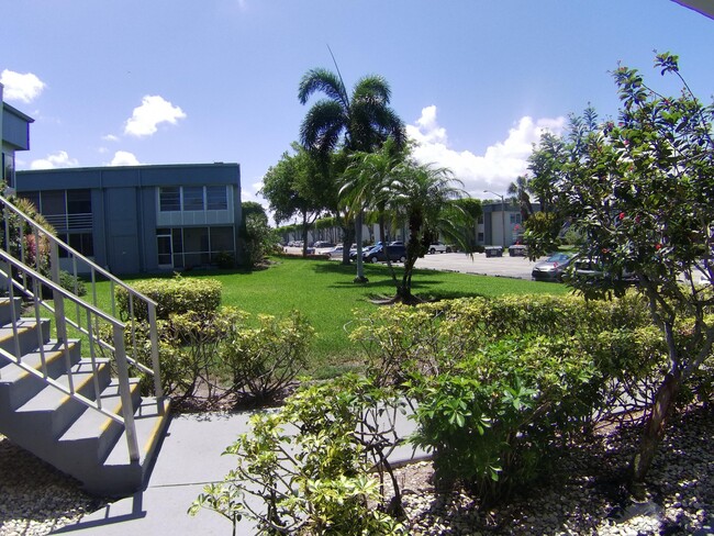241 Piedmont F in Delray Beach, FL - Building Photo - Building Photo