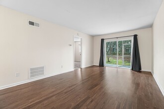 12510 White Bluff Rd in Savannah, GA - Building Photo - Building Photo