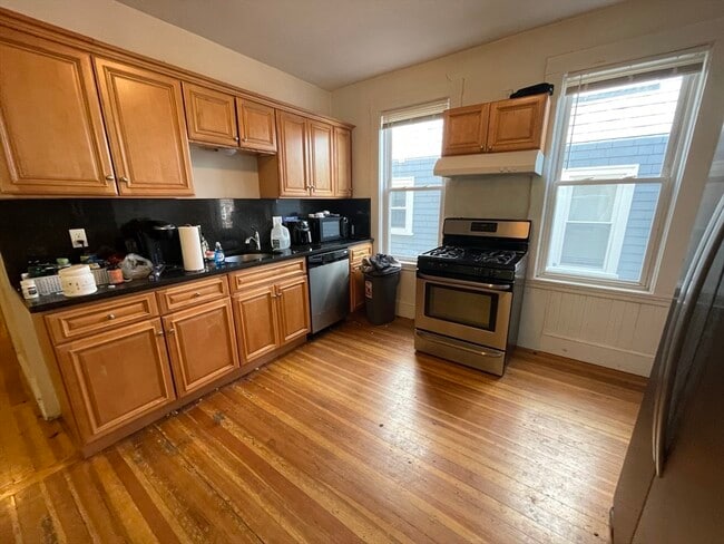 90 Browne St, Unit 2 in Brookline, MA - Building Photo - Building Photo
