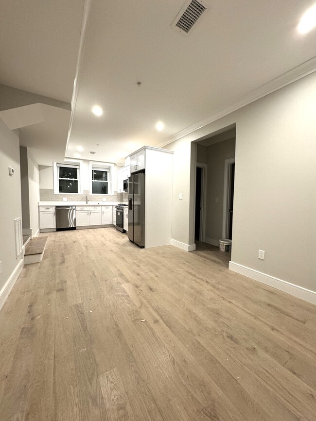162 Allston St, Unit 3 in Boston, MA - Building Photo - Building Photo