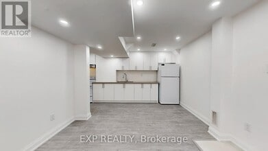 33 Native Landing in Brampton, ON - Building Photo - Building Photo