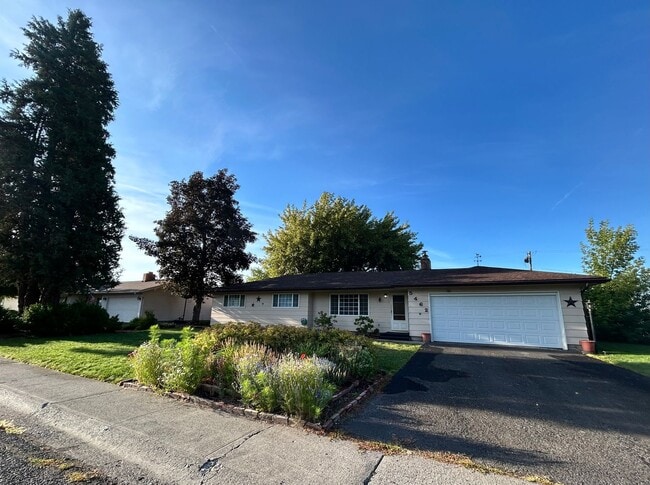 property at 5462 Villa Dr