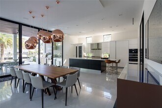 128 Fiesta Way in Fort Lauderdale, FL - Building Photo - Building Photo