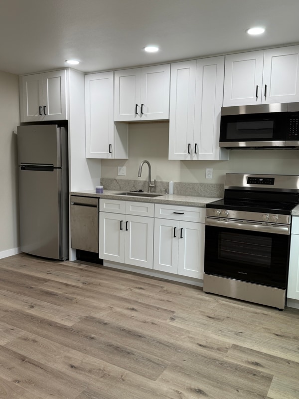 2075 Julian Ave in San Diego, CA - Building Photo - Building Photo