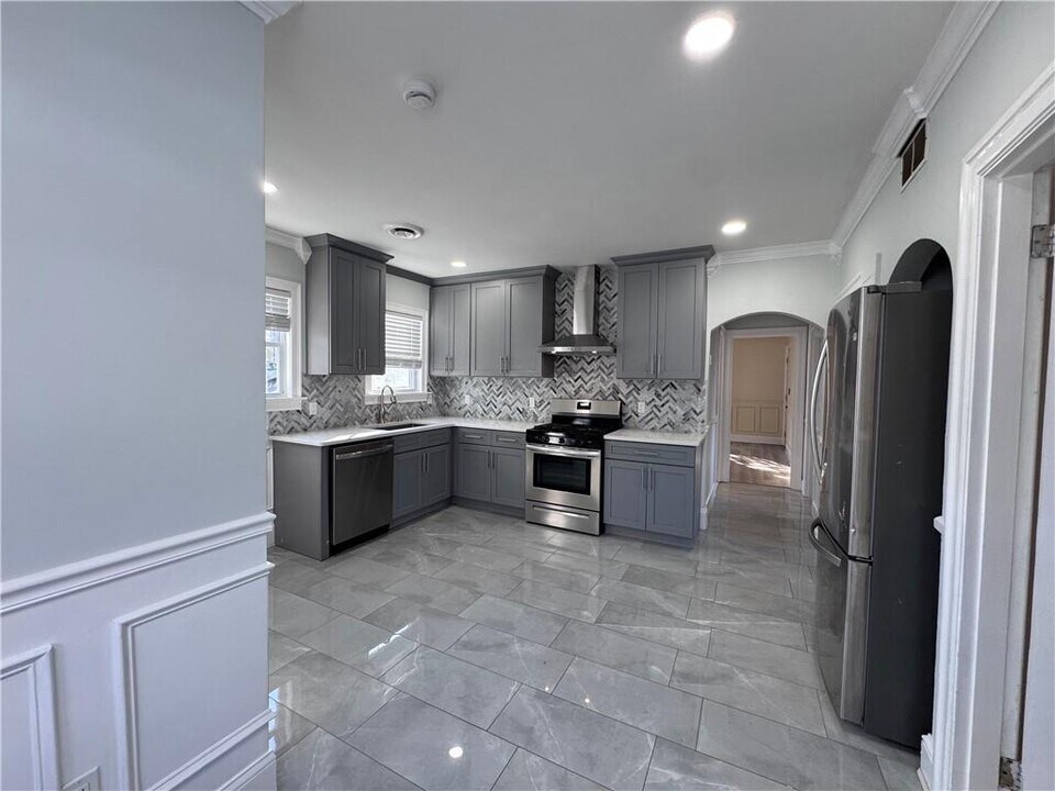 159 Ophelia St in Providence, RI - Building Photo