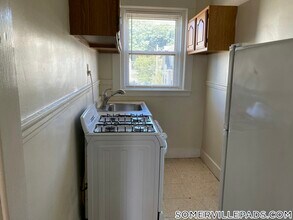 163 Summer St, Unit 33 in Somerville, MA - Foto de edificio - Building Photo