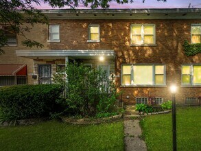 7754 S Yates Blvd in Chicago, IL - Building Photo - Building Photo