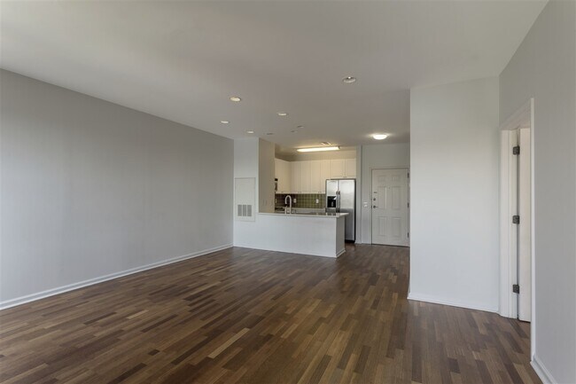 15 Warren St-Unit -314 in Jersey City, NJ - Building Photo - Building Photo