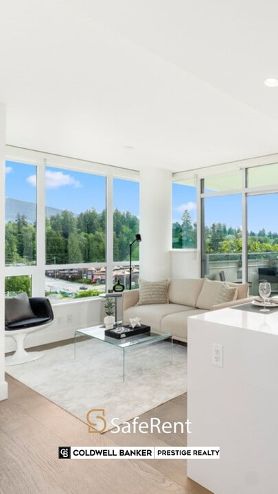 1675 Lions Gate Ln in North Vancouver, BC - Building Photo
