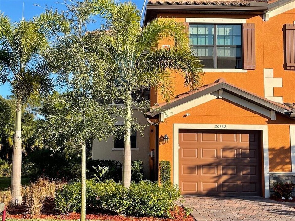 20322 Lagente Cir in Venice, FL - Building Photo