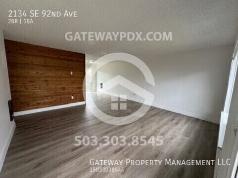 2134 SE 92nd Ave in Portland, OR - Foto de edificio - Building Photo