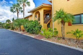 9871 Citadel Ln in Bonita Springs, FL - Foto de edificio - Building Photo