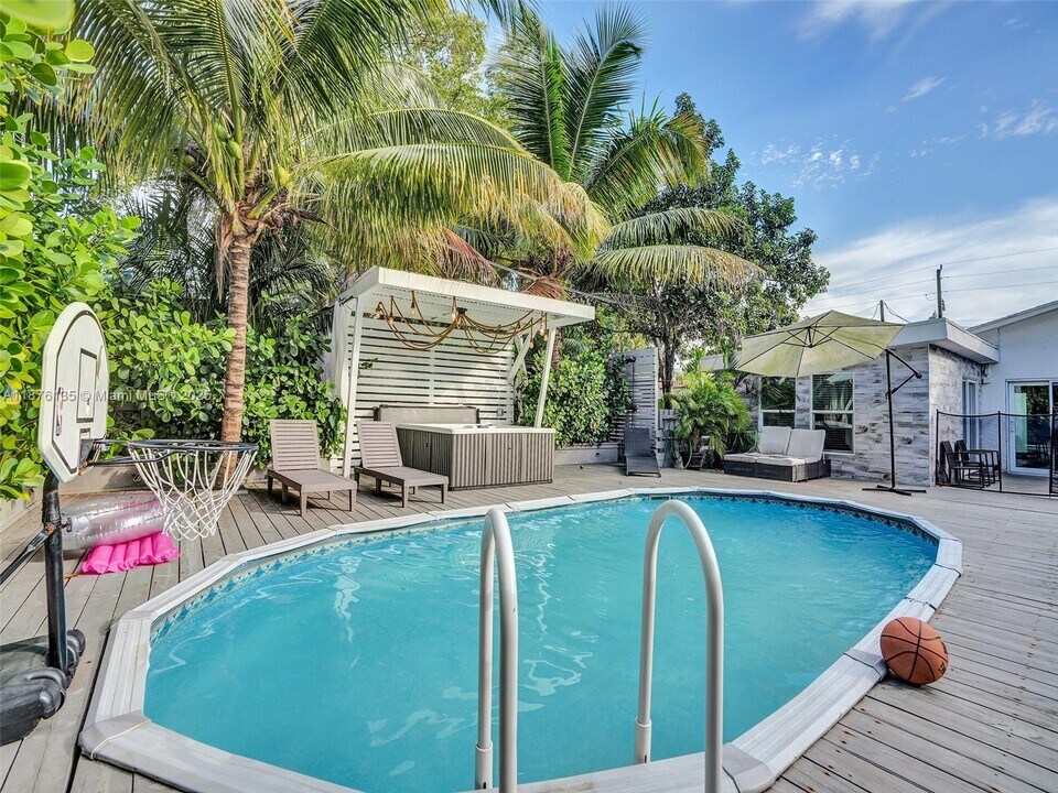 3291 SW 44th St in Fort Lauderdale, FL - Building Photo