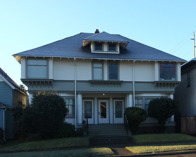 718-720 N L St in Tacoma, WA - Foto de edificio - Building Photo