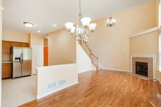 1953 Fountain Grass Cir in Bartlett, IL - Building Photo - Building Photo