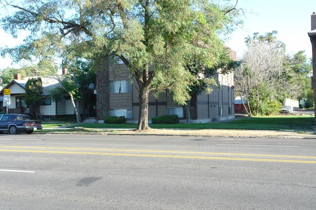 819 E Sharp Ave in Spokane, WA - Foto de edificio - Building Photo