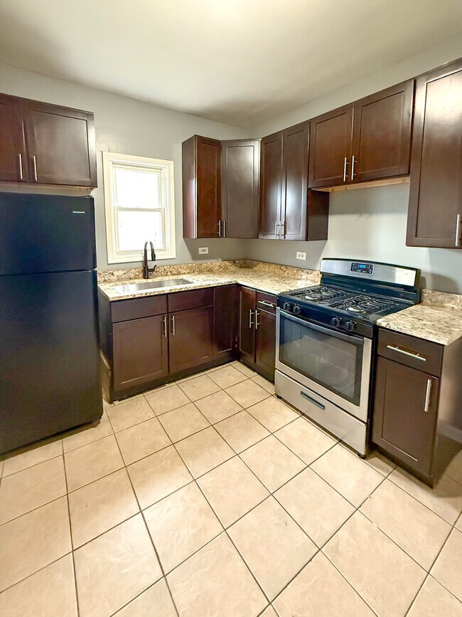 417 S Karlov Ave in Chicago, IL - Building Photo - Building Photo