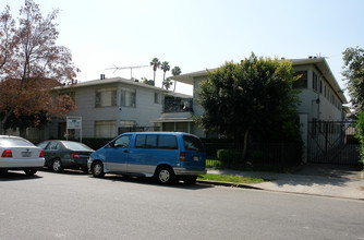 5412-5418 Carlton Way in Los Angeles, CA - Building Photo - Building Photo