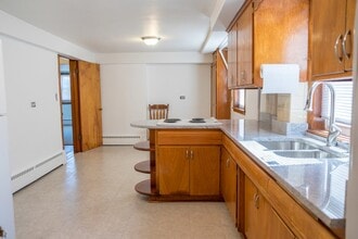 5520 S Pulaski Rd, Unit G in Chicago, IL - Building Photo - Building Photo