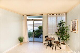 98-135-135 Lipoa Pl in Aiea, HI - Building Photo