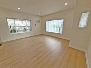 1327 N Kingsley Dr in Los Angeles, CA - Building Photo - Building Photo