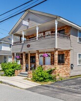 14 M St, Unit 1 in Hampton, NH - Building Photo