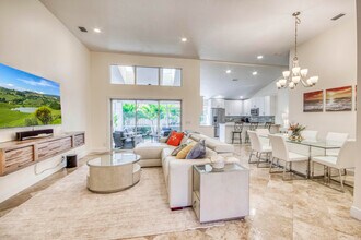 158 Eagleton Ct in Palm Beach Gardens, FL - Building Photo - Building Photo