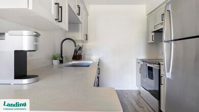 1000 Marlin Lakes Cir, Unit 124 in Sarasota, FL - Building Photo - Building Photo