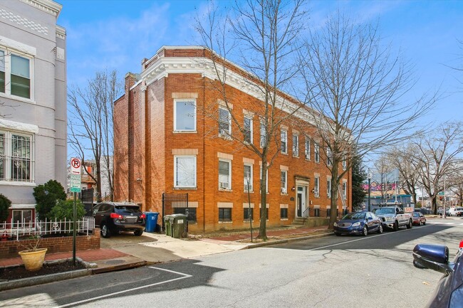 property at 150 Seaton Pl NW