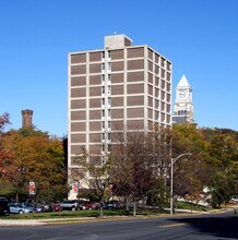 Laurel Court Hi-Rise in Pottsville, PA - Building Photo - Building Photo