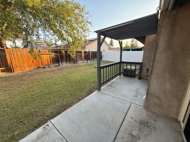9004 St Jean Ct in Bakersfield, CA - Building Photo - Building Photo