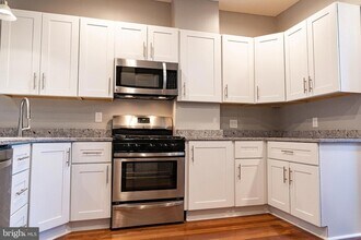 23 N Potomac St in Baltimore, MD - Foto de edificio - Building Photo