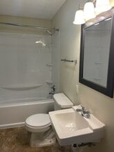 3 McNally Ter, Unit 3 in Newport, ME - Building Photo - Building Photo
