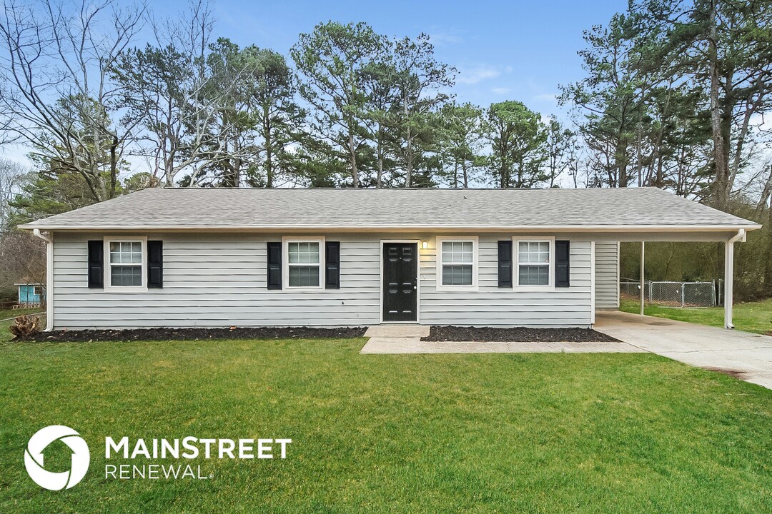5734 Attucks Blvd in Morrow, GA - Building Photo