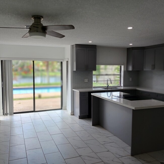 6533 Sweet Maple Ln in Boca Raton, FL - Building Photo - Building Photo