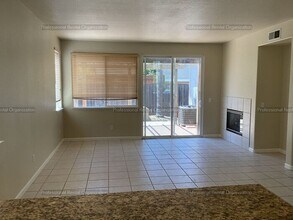 2921 W Creek Ln in Santa Rosa, CA - Building Photo - Building Photo