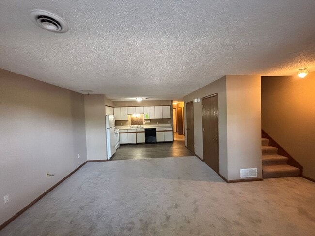 2542 Candlecrest Cir in Manhattan, KS - Building Photo - Building Photo