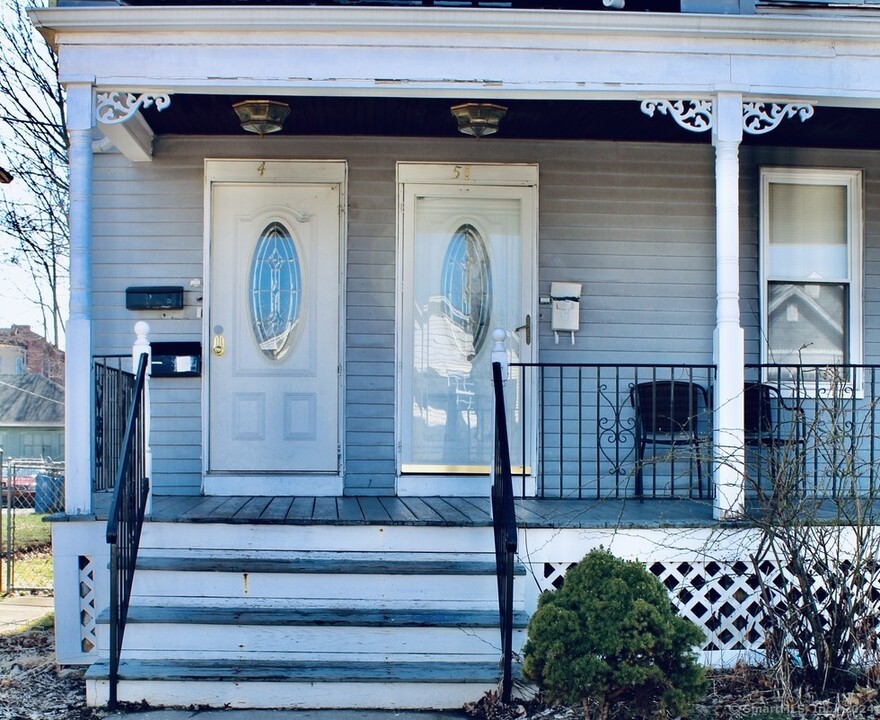 49 Brownell Ave in Hartford, CT - Building Photo