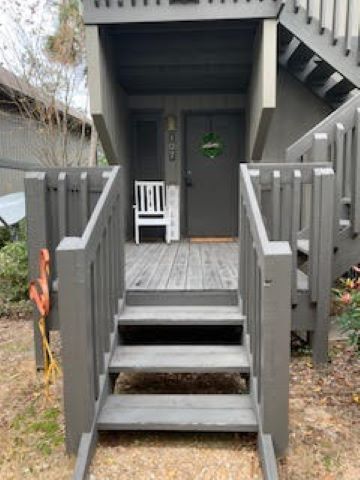 107 Lanai Vlg, Unit 107 in Diamondhead, MS - Foto de edificio