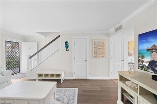 1222 Gordon Dr in Naples, FL - Building Photo
