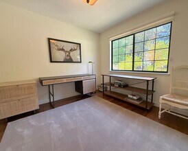 6484 Heather St in Yountville, CA - Building Photo - Building Photo