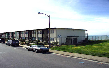 La Esplanade Apartments in Pacifica, CA - Building Photo - Building Photo