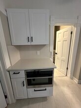 2527 S Howell Ave, Unit Howell in Milwaukee, WI - Foto de edificio - Building Photo