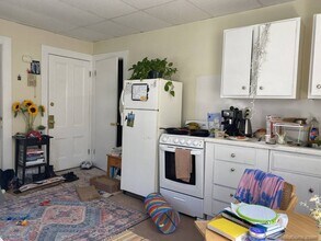 297 Nahant Rd, Unit 2 in Nahant, MA - Foto de edificio - Building Photo