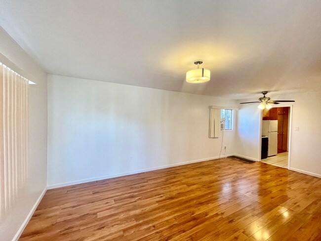 924 W Angeleno Ave-Unit -#C in Burbank, CA - Building Photo - Building Photo