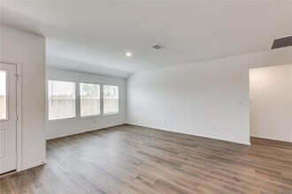 2000 Gilmer Wy in Leander, TX - Building Photo - Building Photo