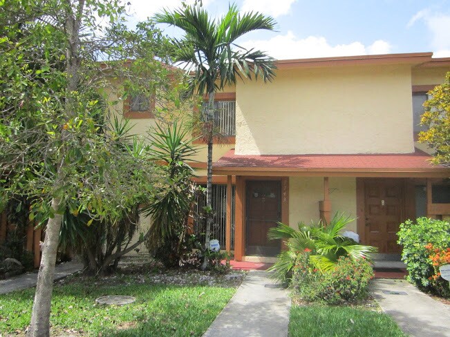7743 Balboa St in Sunrise, FL - Building Photo