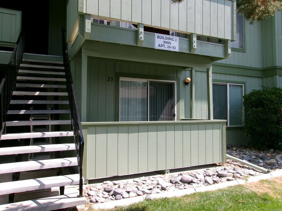 3905 Clear Acre Ln in Reno, NV - Building Photo
