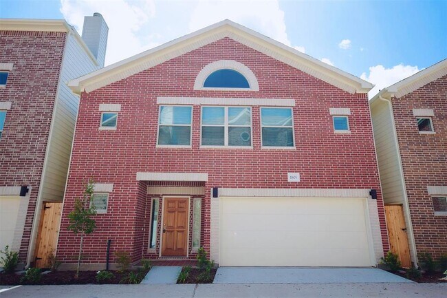 11605 Main Pine Dr in Houston, TX - Building Photo - Building Photo