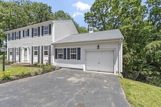 34 Hall Rd in Stoneham, MA - Building Photo - Building Photo
